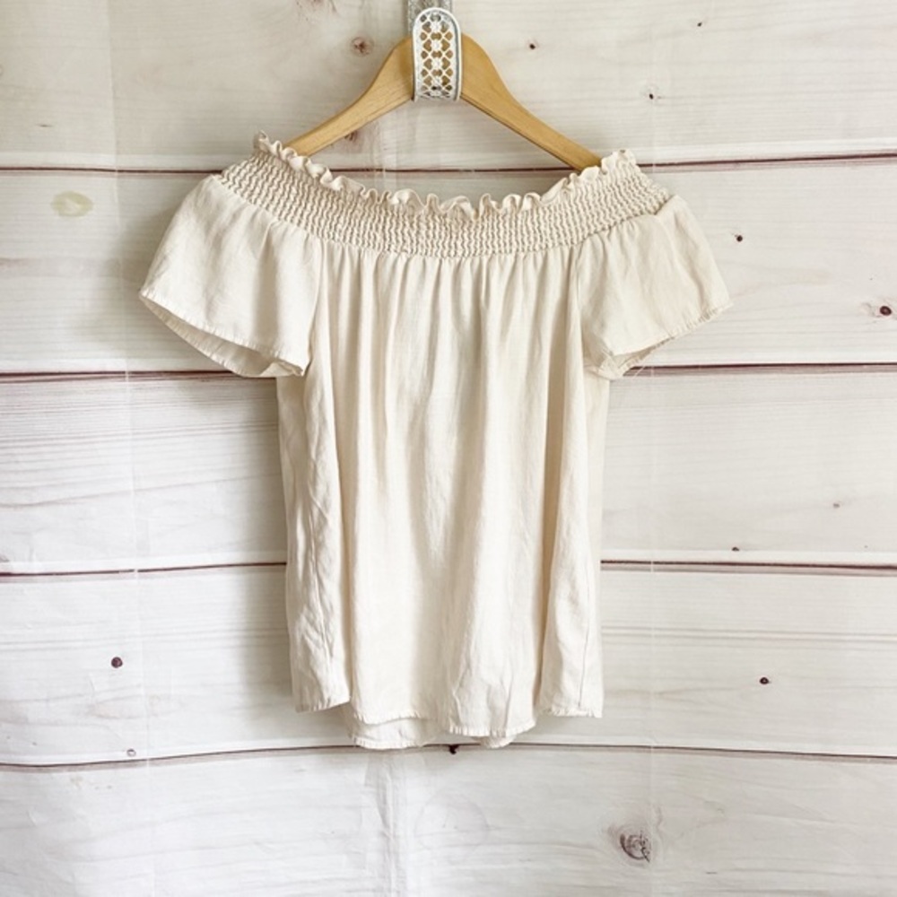 Off Shoulder Ruffle Top - Picture 2 of 4